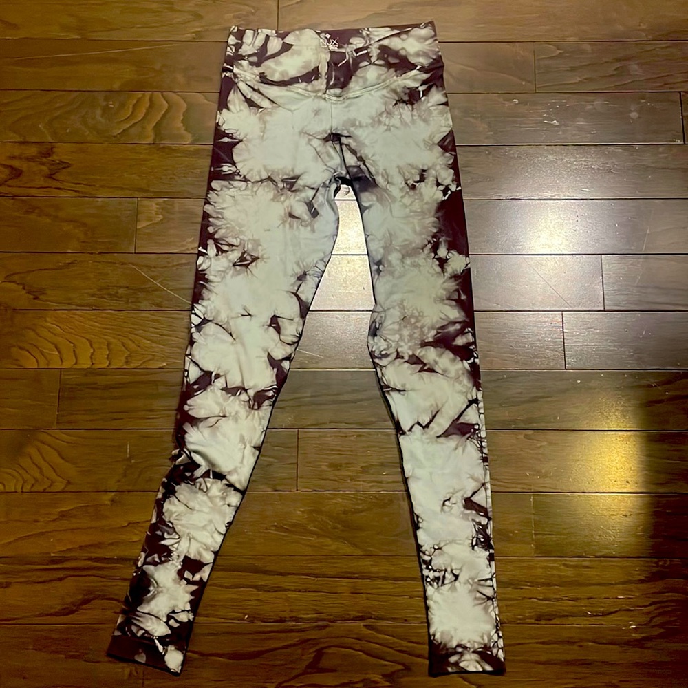 Nux Yoga leggings. Size small.